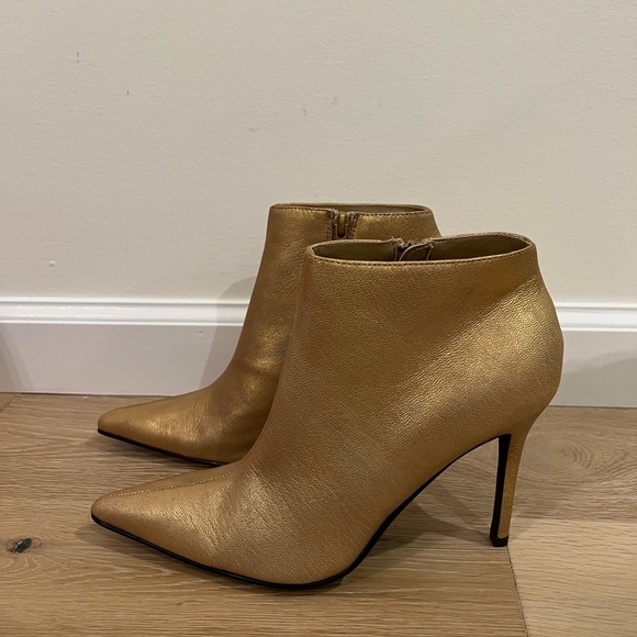 Colin Stuart Gold Metallic Ankle Boot Size 8 - Picture 4 of 9